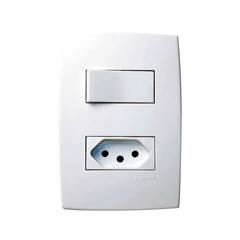 INTERRUPTOR 1 SEÇÃO COM TOMADA 2P+T 10A BRANCO 615074 PIALPLUS PIAL